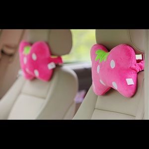 Strawberrry neck support